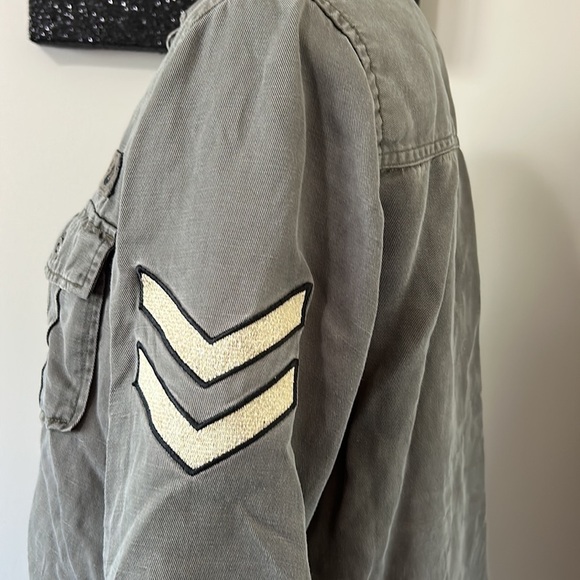 RAILS Conrad Olive Green Military Patch Jacket Raw Hem Embroidered Sz S - Picture 9 of 16
